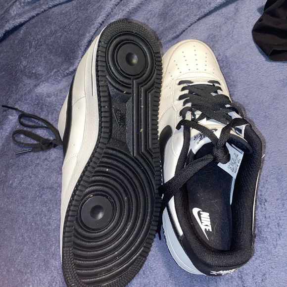 Nike Air Force One - Picture 3 of 4